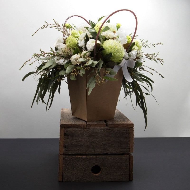 White & Ivory Maroubra Fast Flower Delivery (02) 9314 0341 Mary K Floral Design